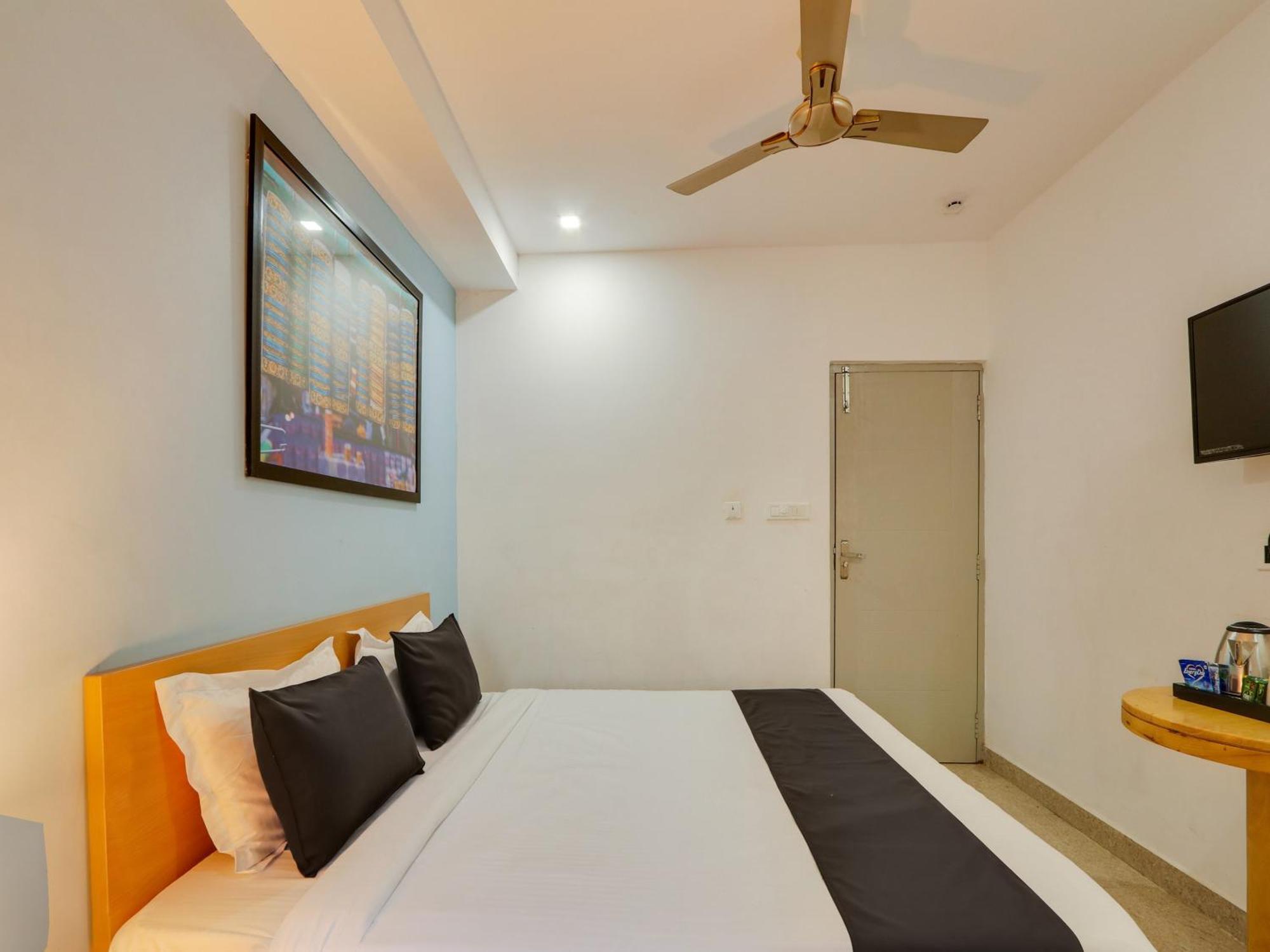 Super Townhouse Qualia Prime Hotel Near Nexus Mall Haïdarabad Extérieur photo